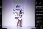 Model walk the ramp for Shift,Payal Khandwala,Roma Narsinghani show at Lakme Fashion Week Day 2 on 4th Aug 2012 (135).JPG